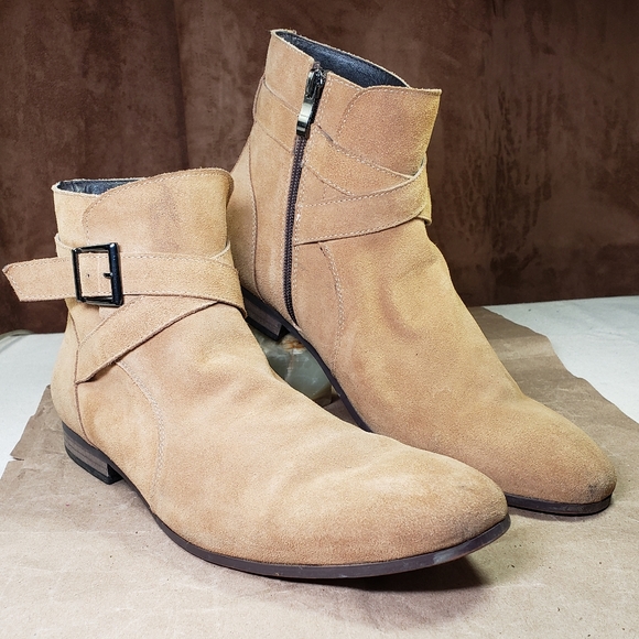 EUC- Tan suede Chelsea boots - 10.5 men - Picture 1 of 11
